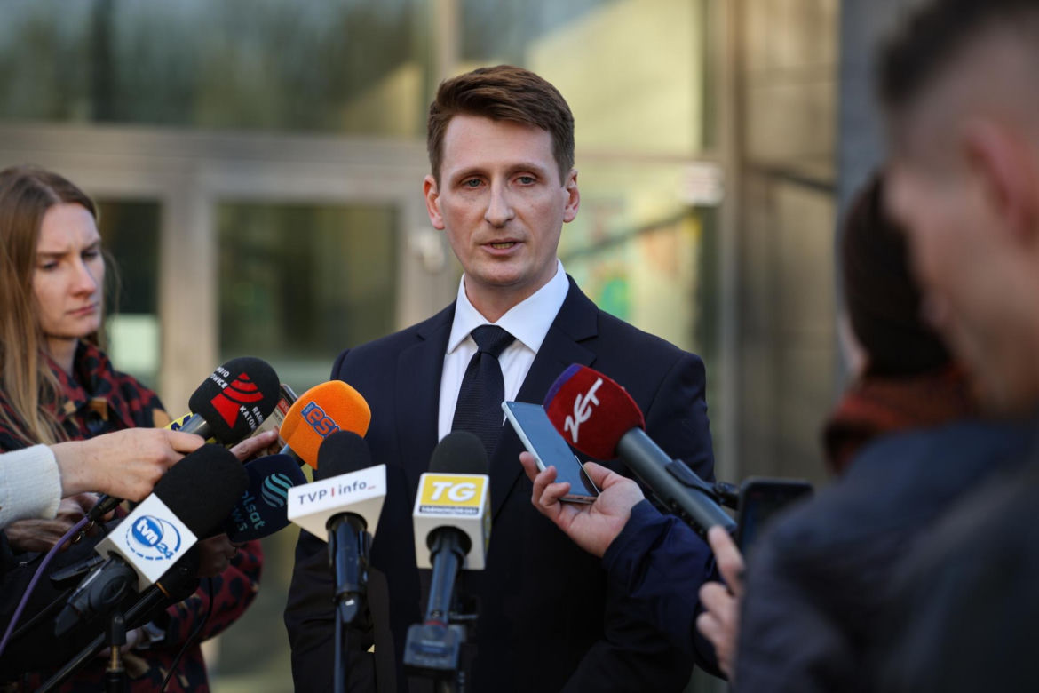 Konferencja prasowa prokuratury ws. wypadku, w którym dzień wcześniej zginął poseł Lewicy Łukasz Litewka
