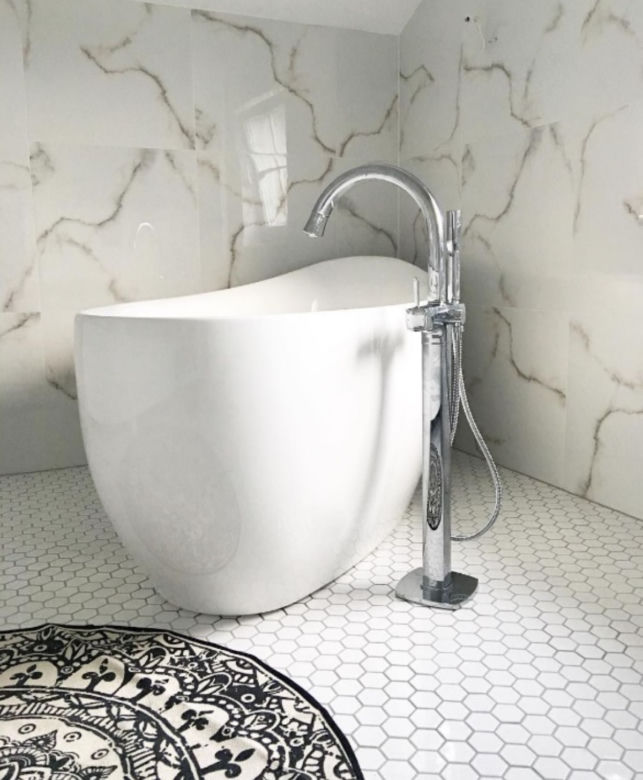 Mozaika ceramiczna i duże płytki