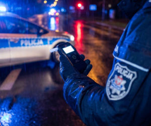 Zatrzymanie pijanego kierowcy w Kielcach. Miał ponad 2,5 promila i uciekał po kolizji