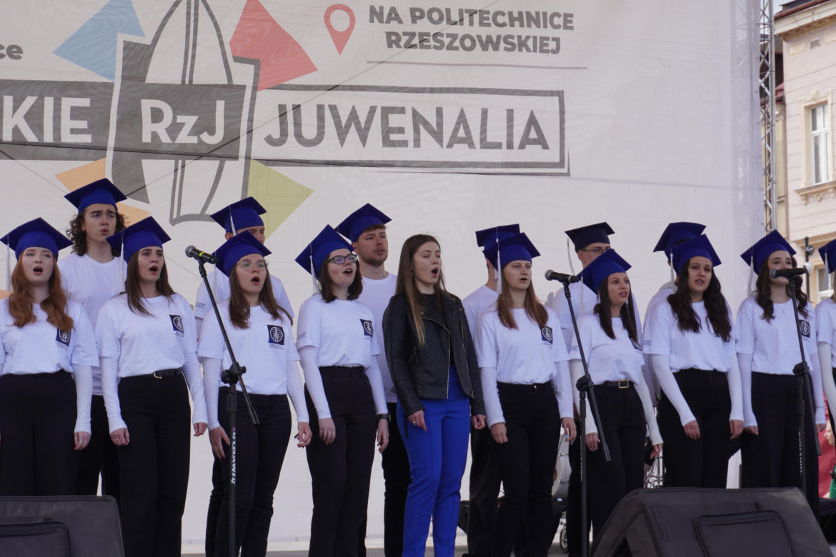 Rzeszowskie Juwenalia rozpoczęte. Barwny korowód przeszedł przez miasto 