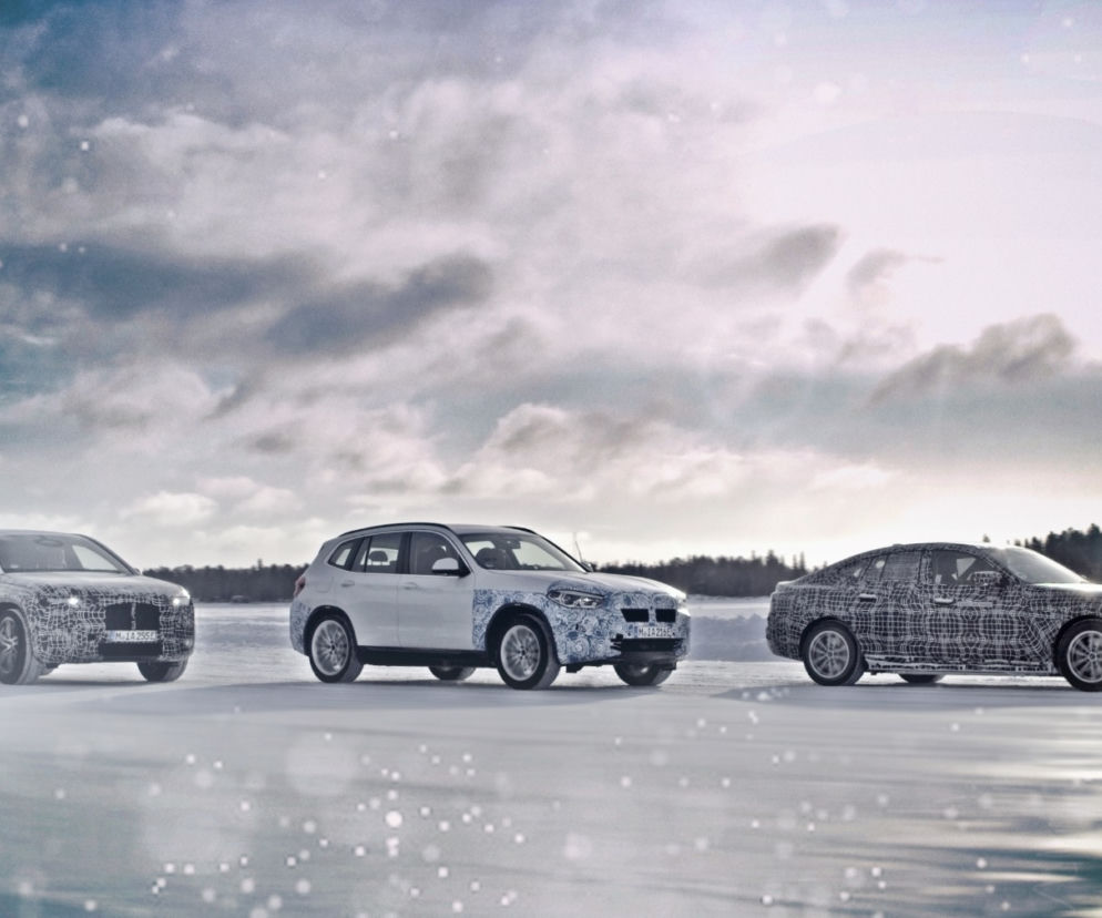 BMW iX3, BMW i4 oraz BMW iNEXT w zimowym teście za kołem podbiegunowym