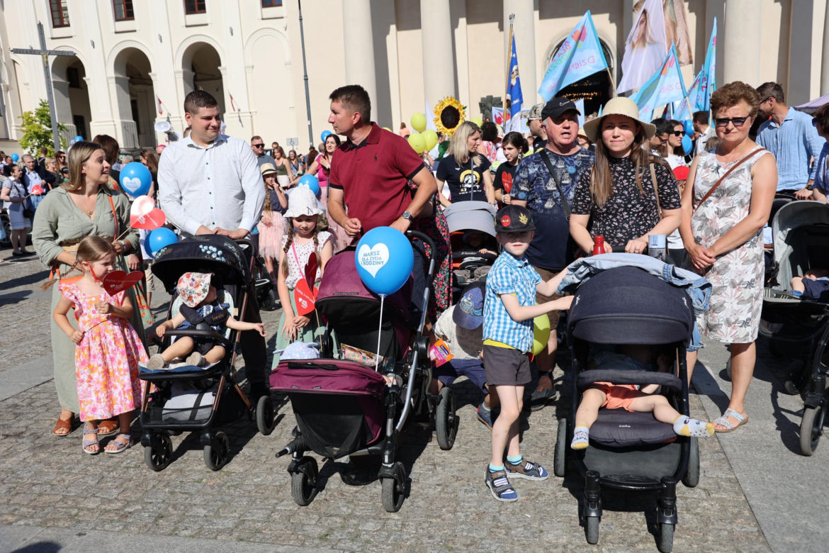 Marsz dla Życia i Rodziny 2024 w Dzień Matki przeszedł przez centrum Lublina
