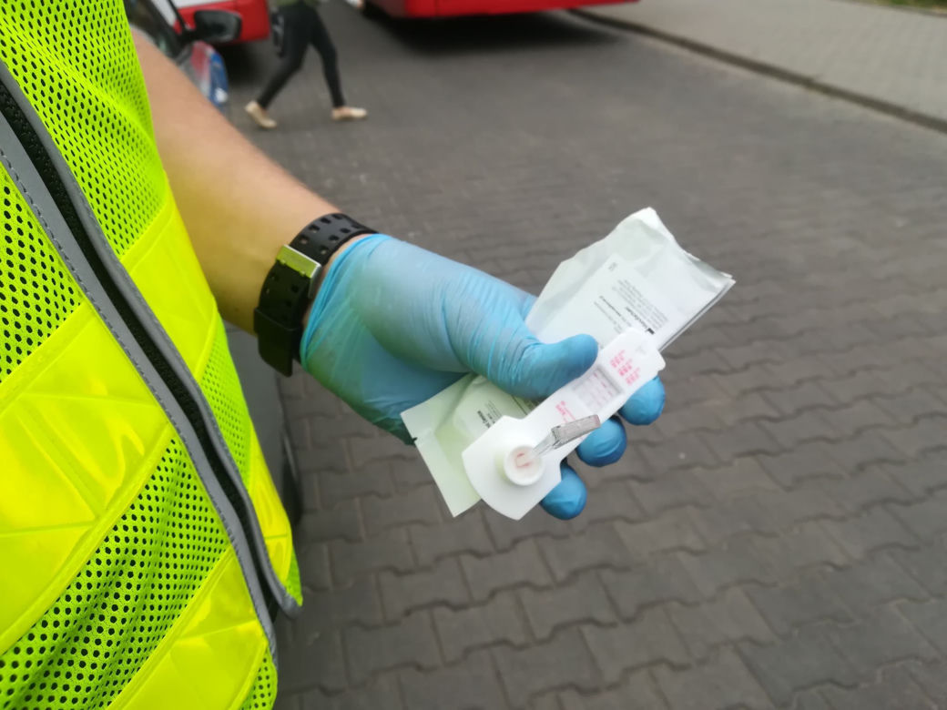 Trwają policyjne kontrole kierowców autobusów w Warszawie! Co bada policja? [ZDJĘCIA]