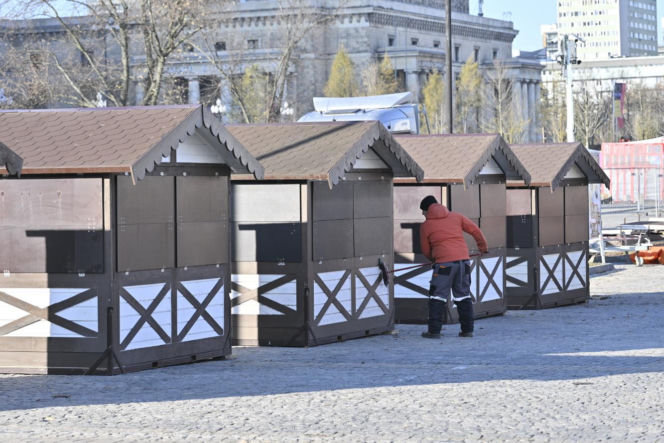 Dziwny obiekt w centrum Warszawy. Co tu powstaje? Stolica już stroi się na Boże Narodzenie!