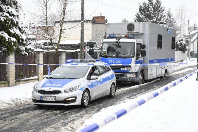 Zwłoki małżeństwa na Targówku. Świadkowie o szturmie antyterrorystów: "W życiu czegoś takiego nie widziałem"