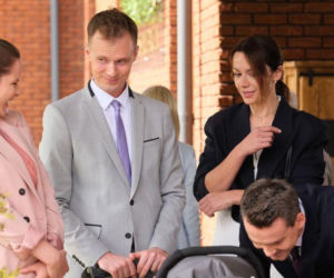 M jak miłość odc.1896. Sławek (Maciej Zuchowicz), Agata (Lidia Pronobis), Martyna (Magdalena Turczeniewicz), Jakub Karski (Krzysztof Kwiatkowski)