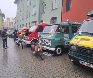 34. finał WOŚP w Krakowie. Legendarne pojazdy ZŁOMBOL na Małym Rynku