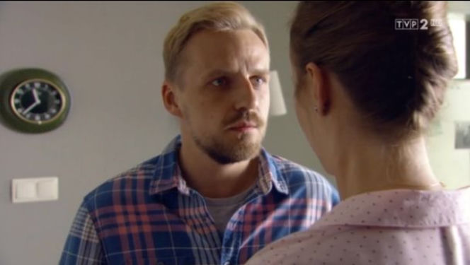 O mnie się nie martw 5 sezon odc. 2 Krzysiek (Paweł Domagała), Marta (Katarzyna Ankudowicz)