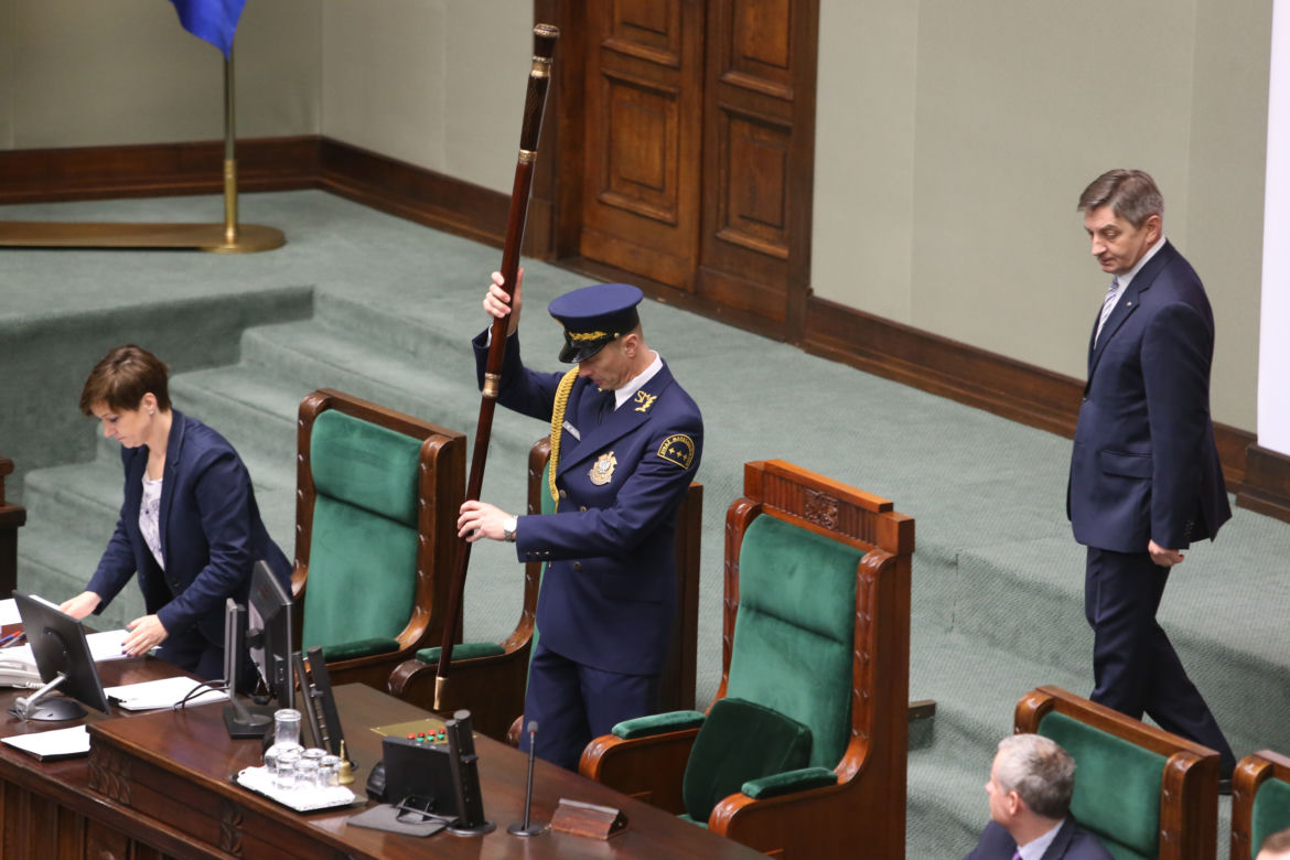 300 tys. za ubrania dla armii Kuchcińskiego