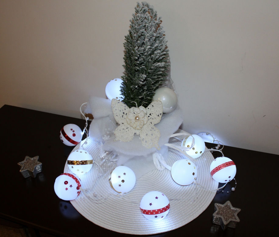 Dekoracja z bombek LED