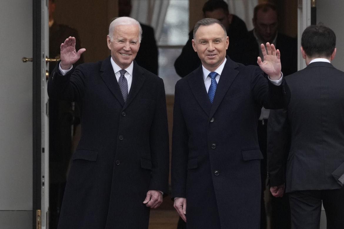 Powitanie prezydenta Joe Bidena przez Andrzeja Dudę