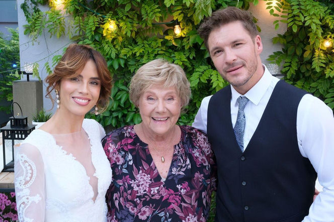 M jak miłość odc. 1890. Barbara (Teresa Lipowska), Kama (Michalina Sosna), Marcin (Mikołaj Roznerski)