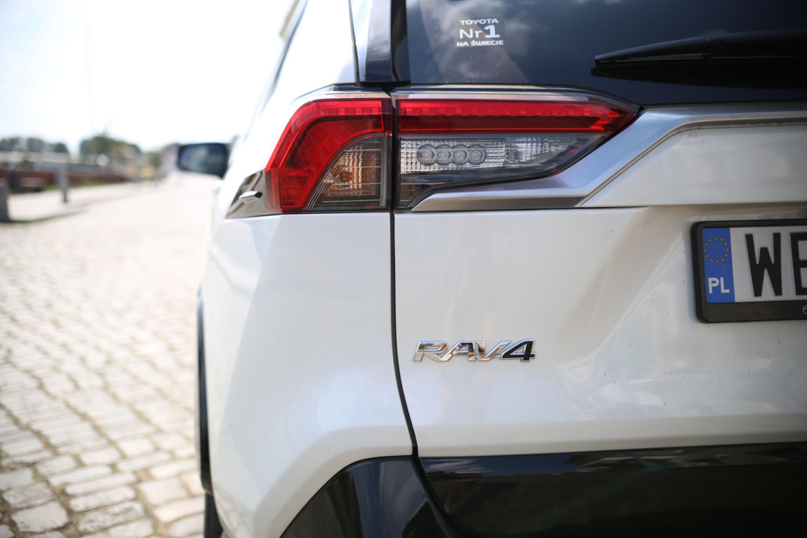 Toyota RAV4 2.5 Hybrid Dynamic Force 222 KM AWD-i e-CVT