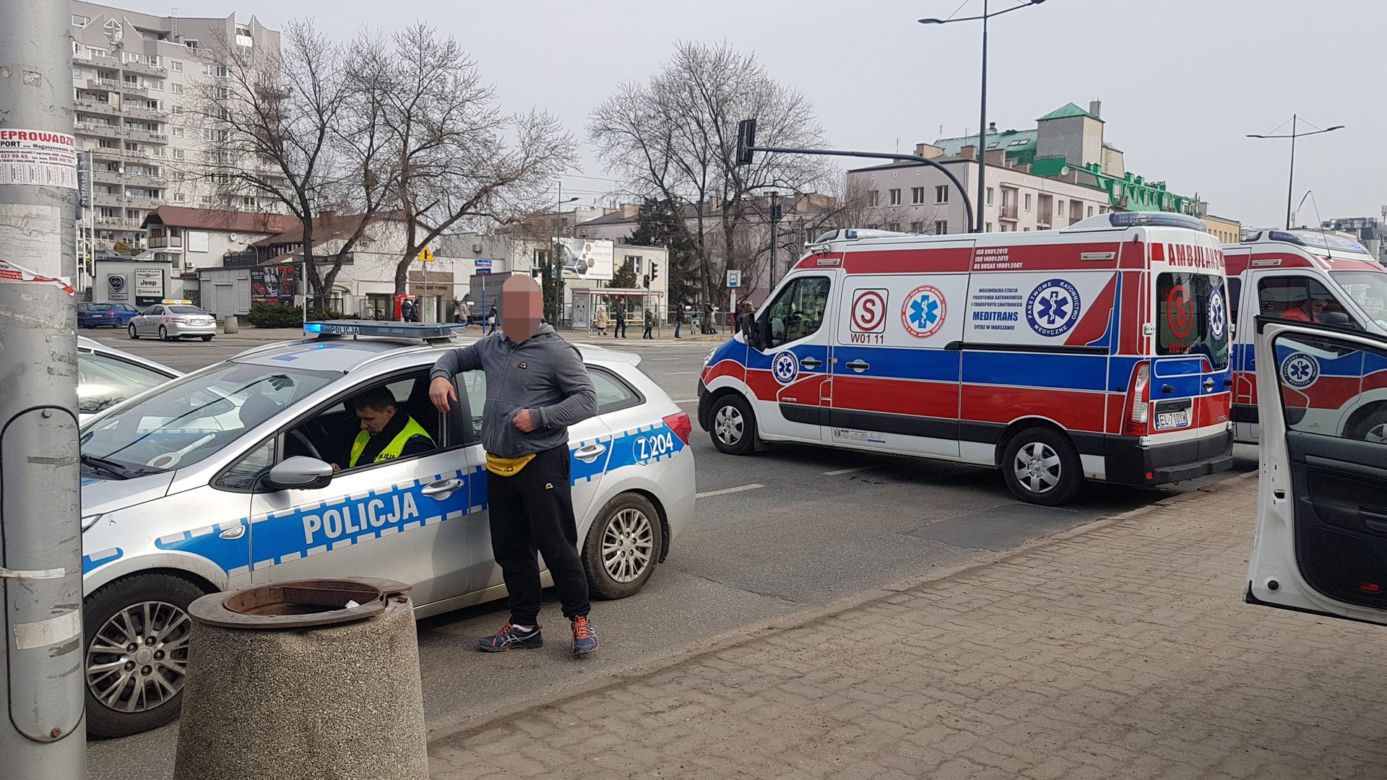 Stracił panowanie nad autem i wjechał na chodnik. Potrącił dwoje pieszych!
