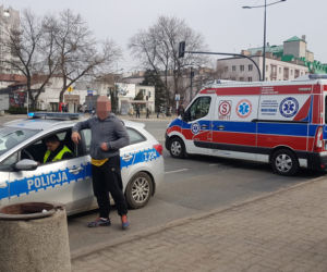 Stracił panowanie nad autem i wjechał na chodnik. Potrącił dwoje pieszych!