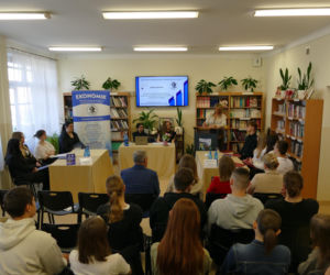 Debata szkolna w ramach programu Złote Szkoły NBP w Ekonomiku