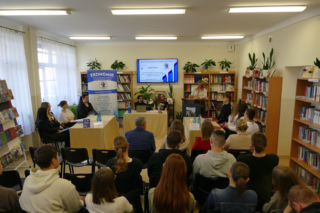 Debata szkolna w ramach programu Złote Szkoły NBP w Ekonomiku