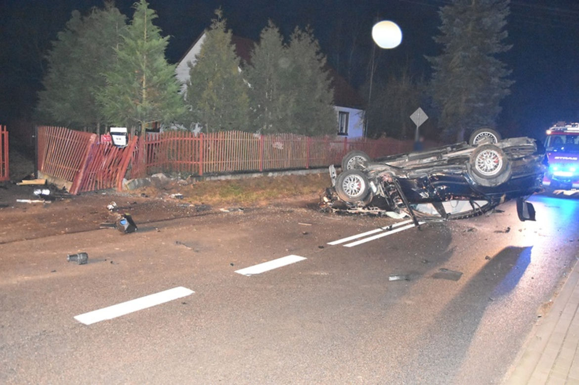 Policja wyjaśnia przyczyny wypadku