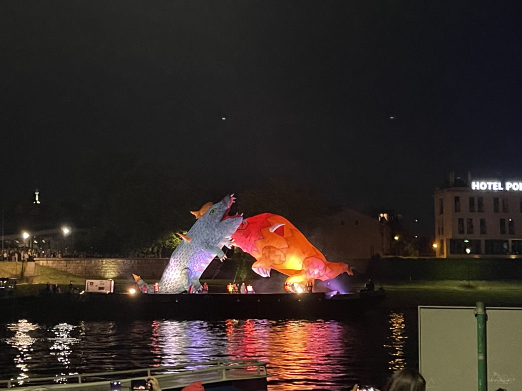 Wielka Parada Smoków 2023 w Krakowie! Nocne Widowisko na Wiśle