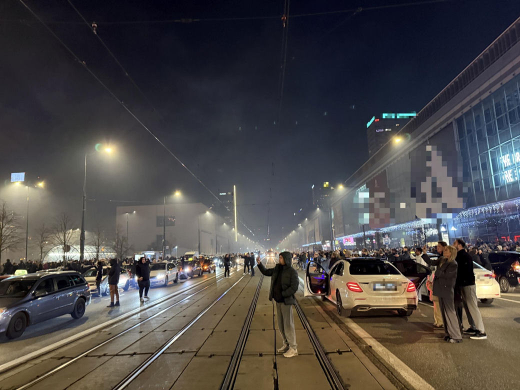 Sylwester w Warszawie. Fajerwerki pod PKiN