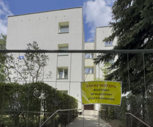 Blok grozy straszy na Ursynowie. Grozi mu zawalenie