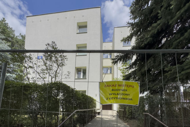 Blok grozy straszy na Ursynowie. Grozi mu zawalenie