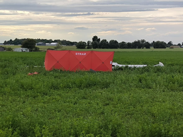 Katastrofa szybowca w Lesznie. Pilot zginął