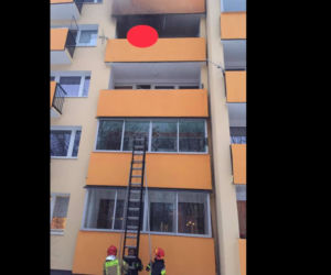 Dramatyczny pożar w Krakowie! Mężczyzna prawie spłonął! Uratował go balkon