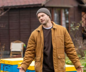 Na sygnale, odcinek 832: Rodzinny survival zamienia się w dramatyczną walkę z czasem, gdy Lisicki odnajduje w lesie pacjentkę z uszkodzoną tętnicą