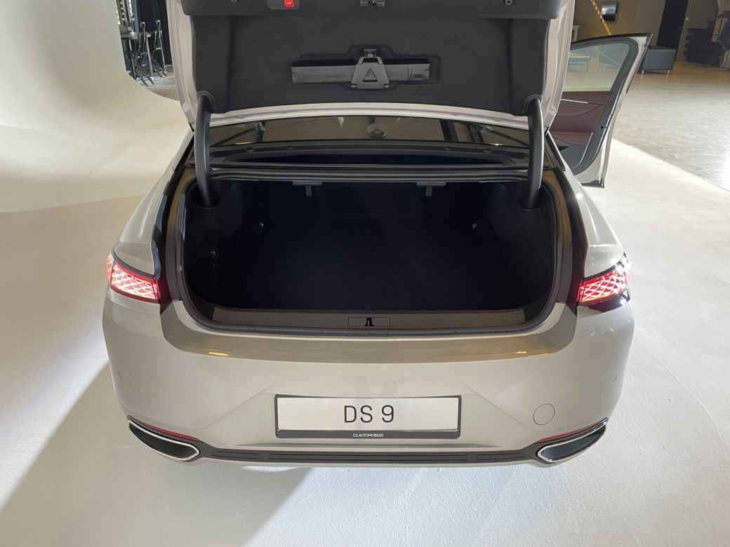 DS 9 - prezentacja statyczna