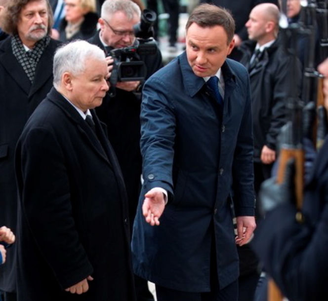 Beata Mazurek POUCZA prezydenta: Powinien Kaczyńskiego witać osobiście