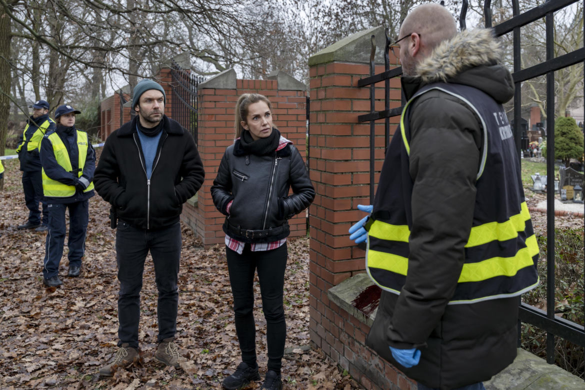 "Sprawiedliwi - Wydział Kryminalny", odcinek 1002: Kalicka nie spuszcza z oka Gracjana Rodaka, którego w szpitalu odwiedza tajemnicza postać