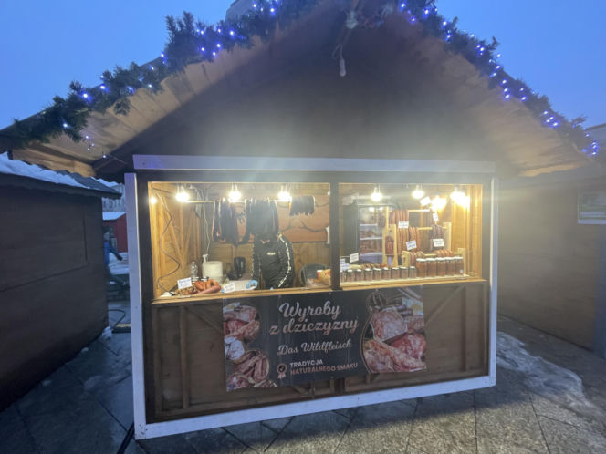 Pokémony, różowe gofry i zaskakujące różnice w cenach. Porównaliśmy łódzkie jarmarki