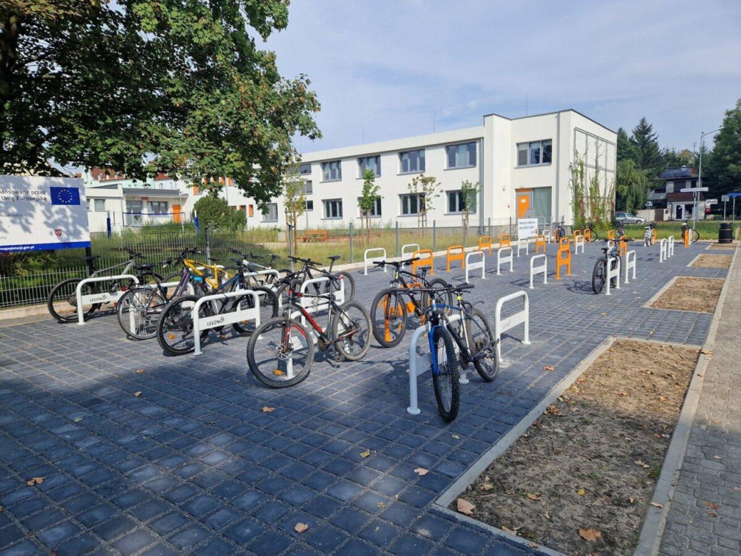 Nowy parking rowerowy w Lesznie