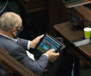 Podczas posiedzenia Sejmu posłowie oglądali mecz Polska - Szwecja