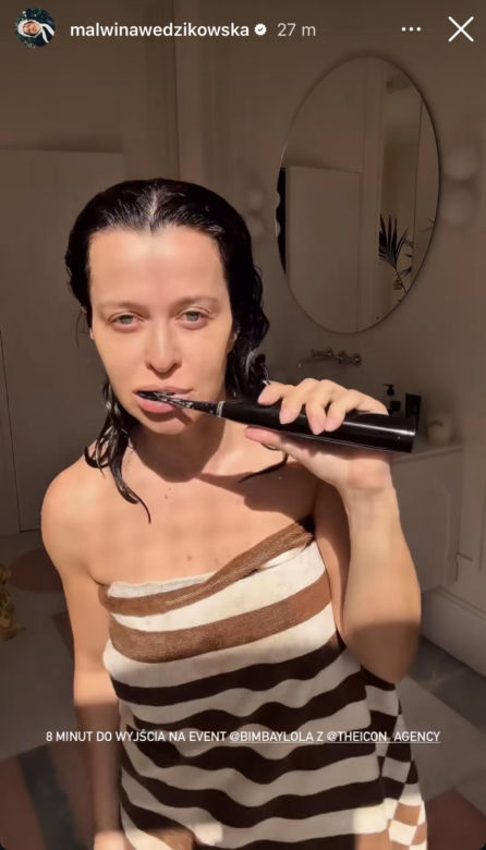 Malwina Wędzikowska w ręczniku i... bez