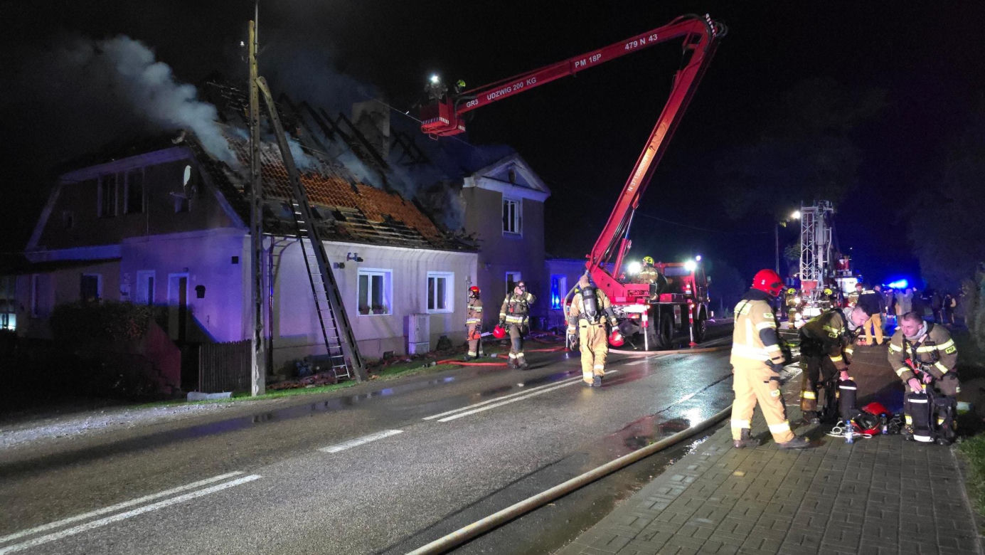 Pożar domu we wsi Winda. Nie żyją dwie osoby