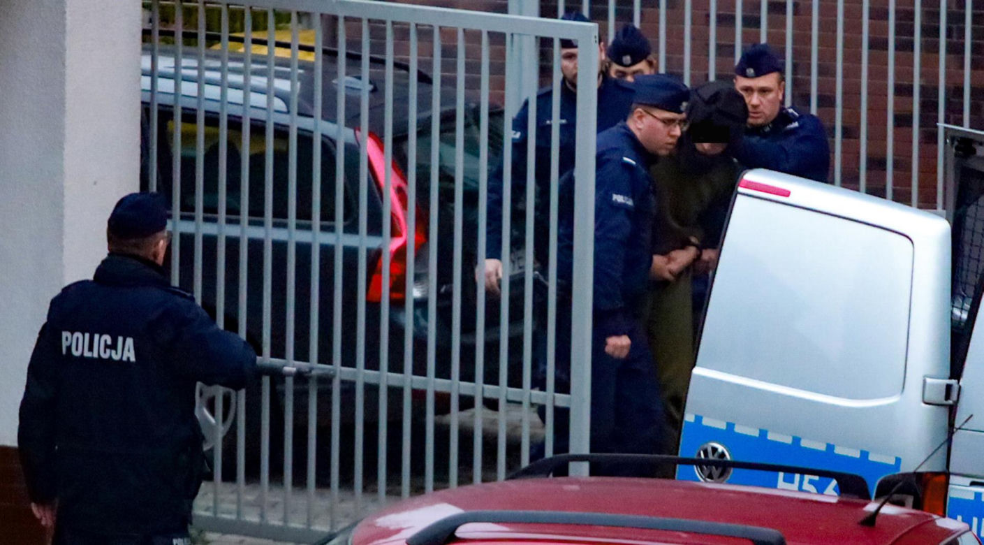 Dzieci znalazły zamordowaną mamusię. Rodzinny mord pod Mławą. Bestia pod specjalną ochroną