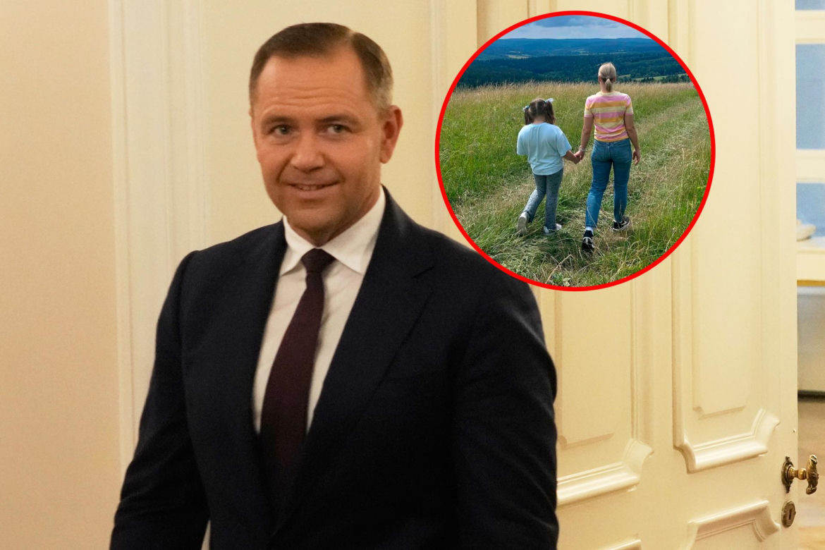 Marta Nawrocka na spacerze z córką i mężem