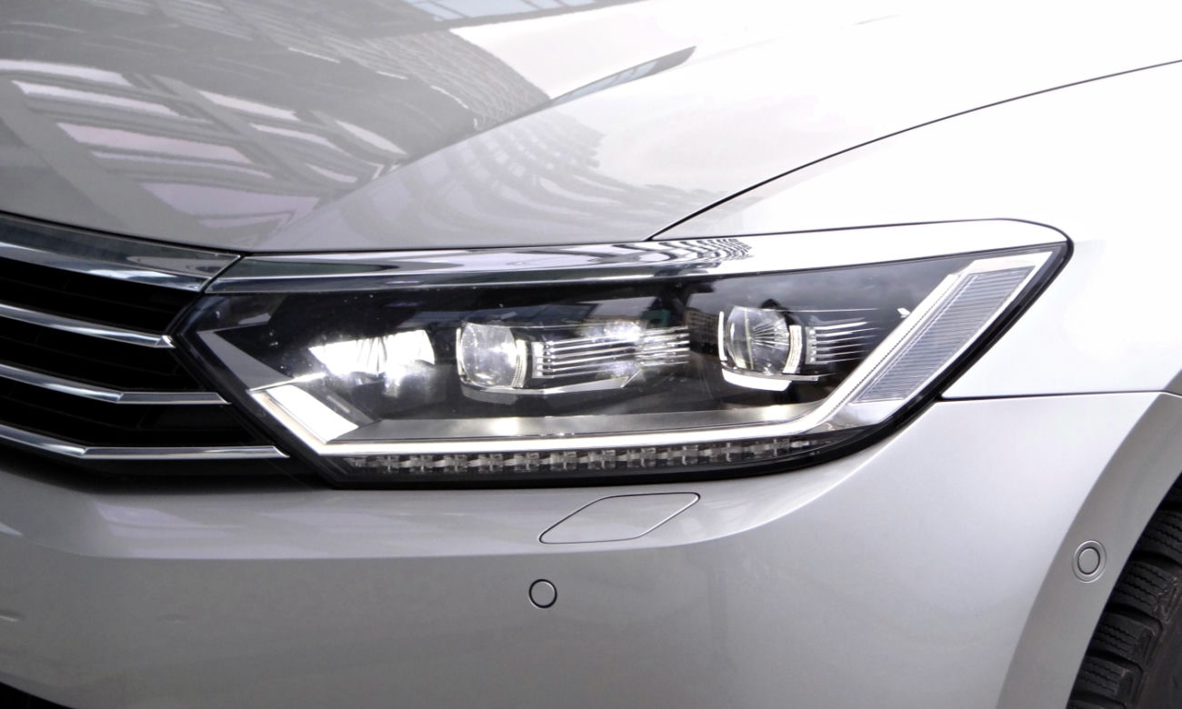 Volkswagen Passat Limousine B8 Highline 2.0 TDI DSG BlueMotion