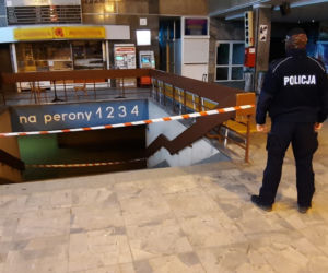 Alarm bombowy w Olsztynie - Dworzec Główny 