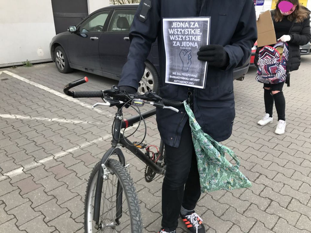 Mieszkanki Otwocka protestują w kolejce do sklepu