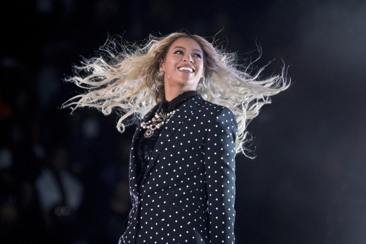 Beyonce wraca! Jest całkiem naga i została kowbojem!