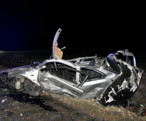 Pijany 19-latek uderzył autem w  betonowy przepust i wzbił się w powietrze
