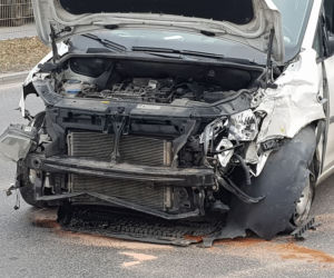 Wypadek na al. Jana Pawła II w Białymstoku. Kierujący zasłabł w samochodzie [ZDJĘCIA]
