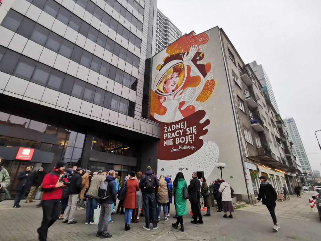 Mural z Ireną Kwiatkowską w Warszawie