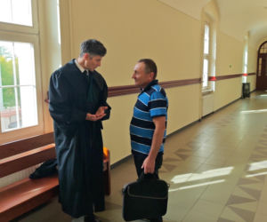 Orał asfalt, dziś zajął się nim sąd
