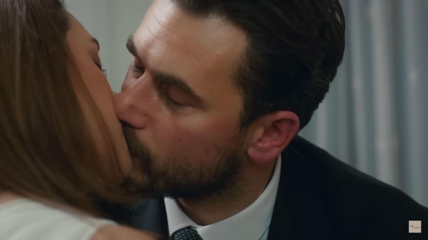 Romantyczna noc Elif i Kuzeya. Te sceny rozgrzeją fanów serialu "Miłość i nadzieja"