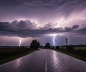 Alert RCB przed burzami. Co kryje najnowsza prognoza dla Polski?