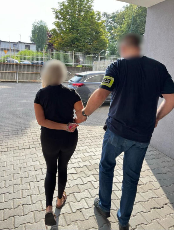 Policja rozbiła szajkę handalrzy narkotyków w Krakowie. Działali w salonie piękności